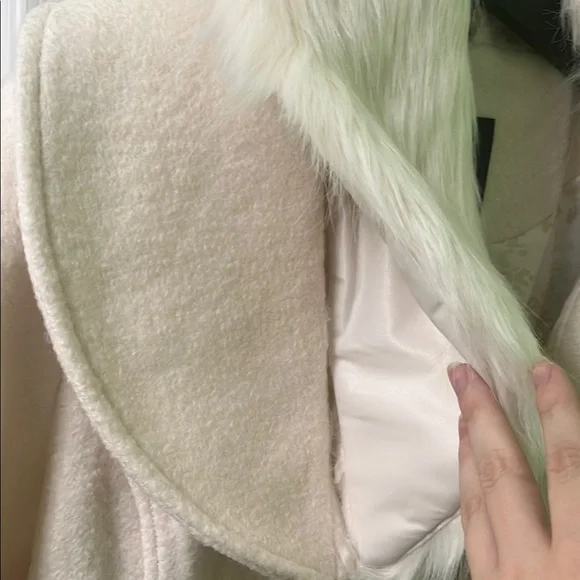 Cream Coat with Faux Fur Collar - Picture 5 of 11